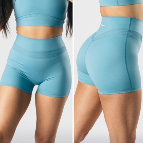 Alphalete Alphalux Harmony Carolina Blue Bike Shorts Women's Size Small - Picture 1 of 5